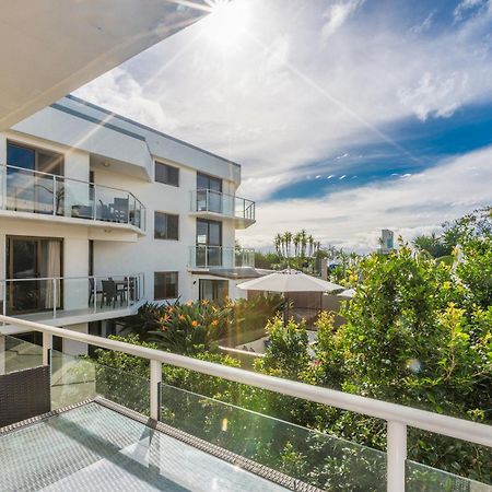 Bayview Beachfront Apartments, In Town Right On The Beach 바이런베이 외부 사진