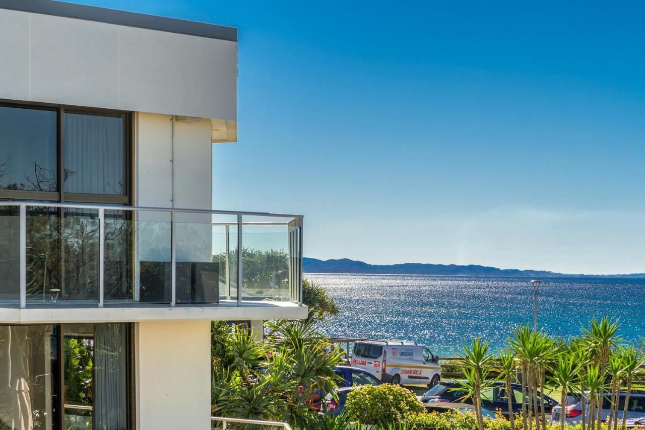 Bayview Beachfront Apartments, In Town Right On The Beach 바이런베이 외부 사진