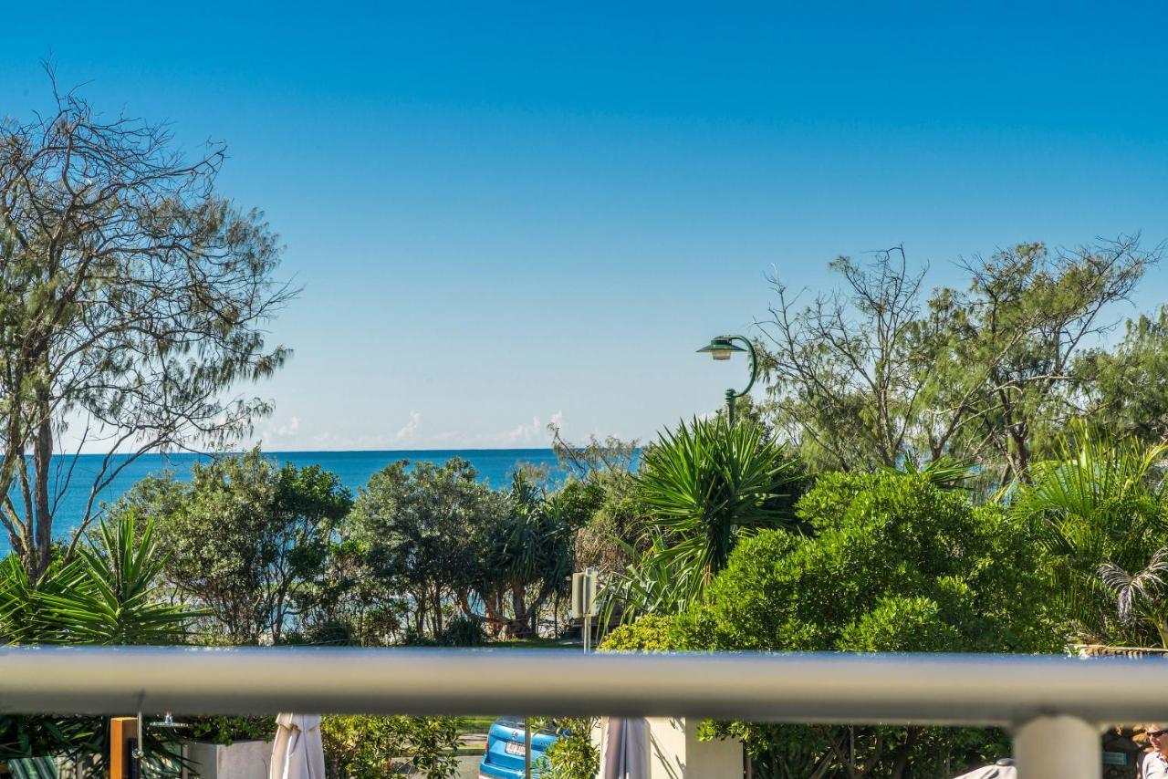 Bayview Beachfront Apartments, In Town Right On The Beach 바이런베이 외부 사진