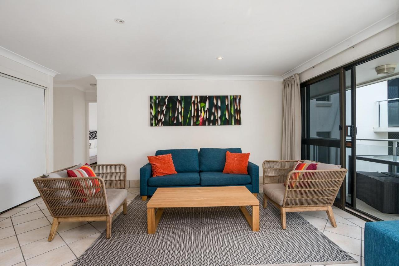 Bayview Beachfront Apartments, In Town Right On The Beach 바이런베이 외부 사진