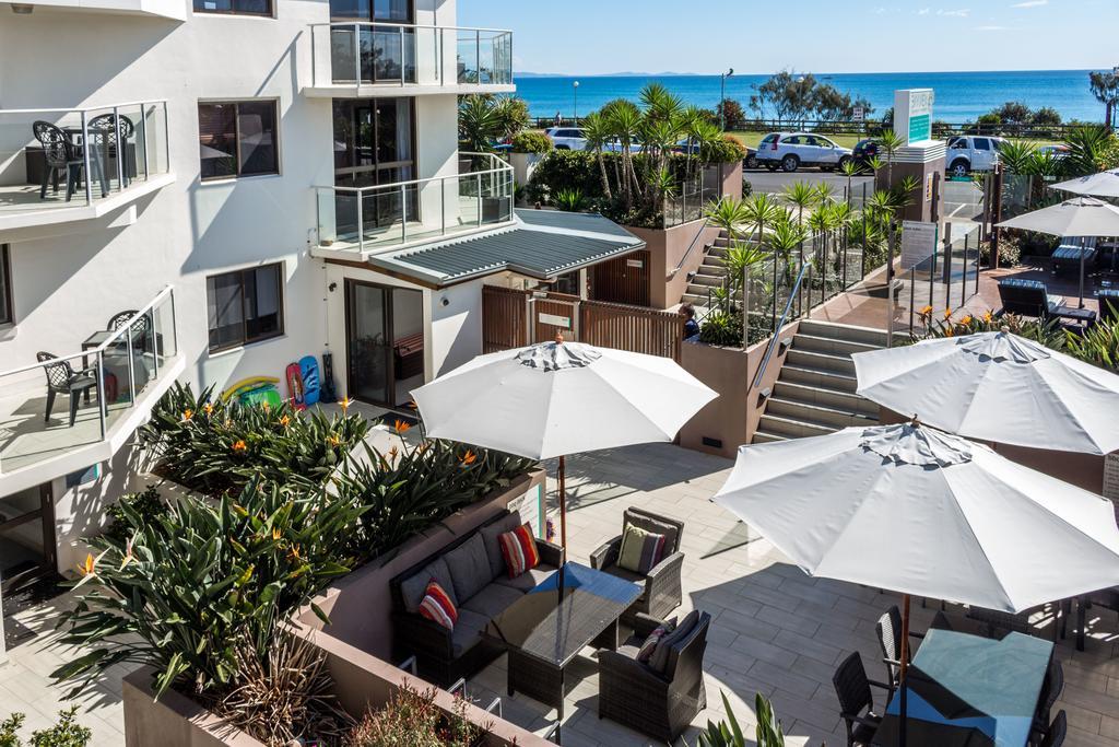 Bayview Beachfront Apartments, In Town Right On The Beach 바이런베이 외부 사진