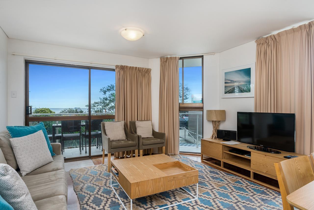 Bayview Beachfront Apartments, In Town Right On The Beach 바이런베이 외부 사진